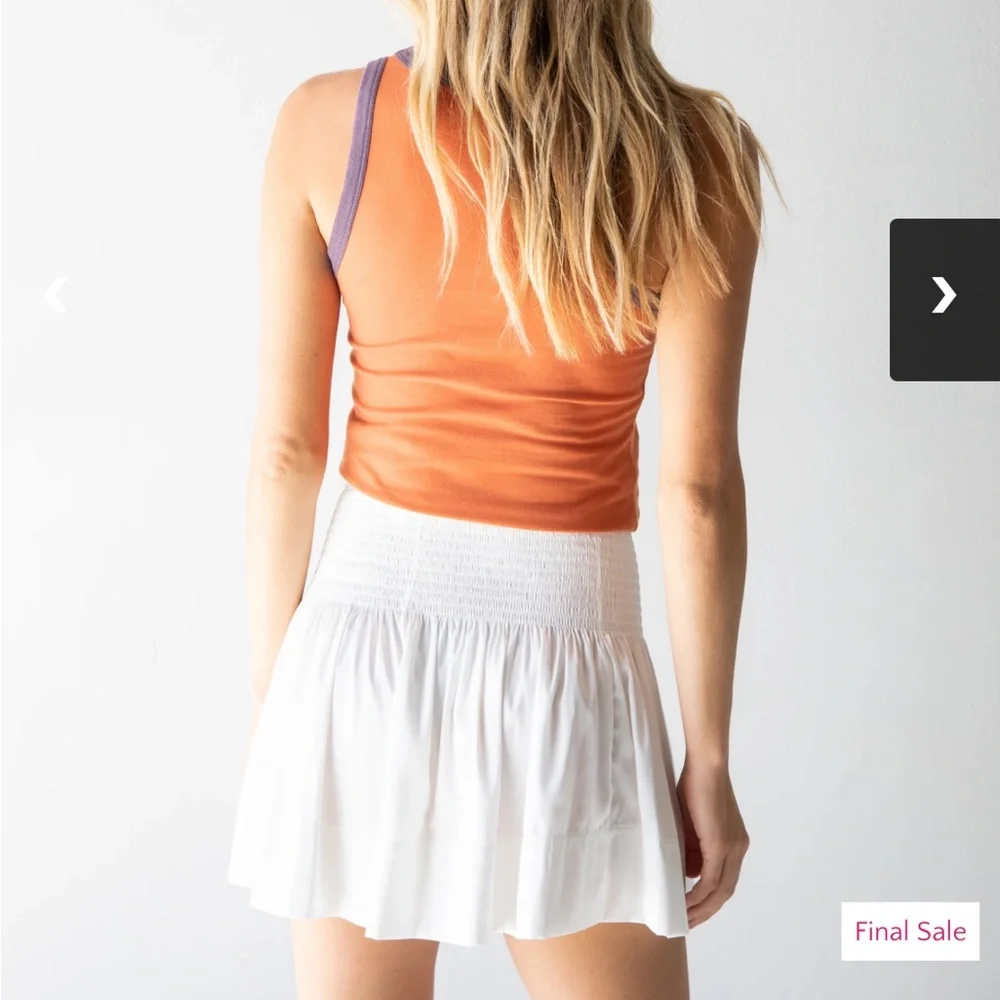 NWT Natural Life Daisy Skort Shorts Medium White Smocked Waist Shiny Lightweight - Picture 4 of 9